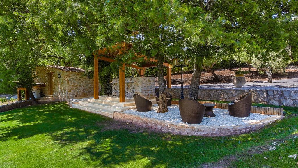 La Tour D'Enguernes Bed & Breakfast Montmeyan ภายนอก รูปภาพ