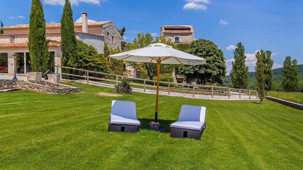 La Tour D'Enguernes Bed & Breakfast Montmeyan ภายนอก รูปภาพ