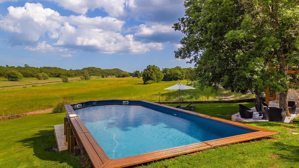 La Tour D'Enguernes Bed & Breakfast Montmeyan ภายนอก รูปภาพ